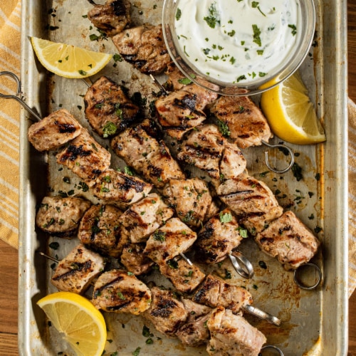 McCormick Gourmet Organic Oregano Leaves Perspective: right