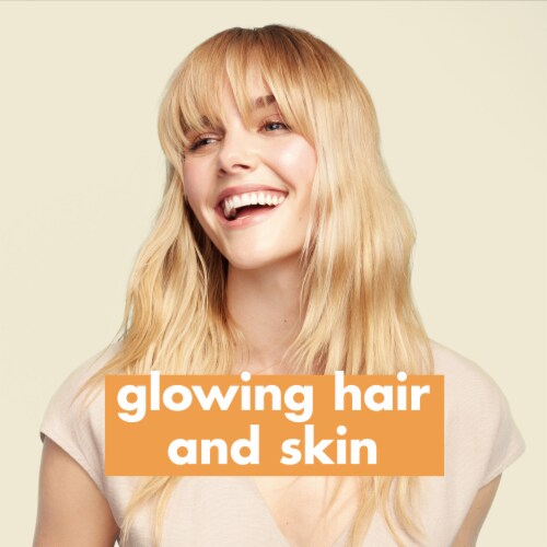 Love Beauty & Planet Multi-Benefit Citrus Crush Vegan Gummy Vitamins Perspective: right