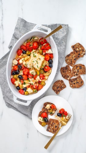 Lesley Stowe's Raincoast Crisps® Fig & Olive Crackers Perspective: right