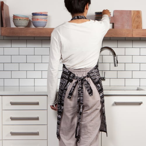 Now Designs Adjustable Straps Chalkboard Kitchen Apron Perspective: right
