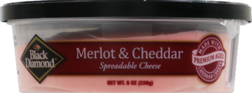 Black Diamond Merlot & Cheddar Spreadable Cheese Perspective: right