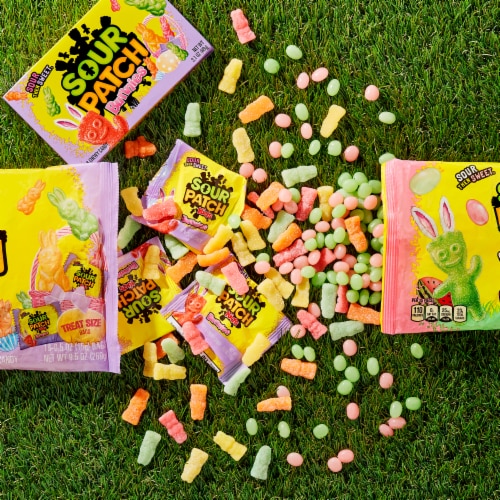 Sour Patch Kids Bunnies Soft And Chewy Easter Candy Snack Packs Perspective: right