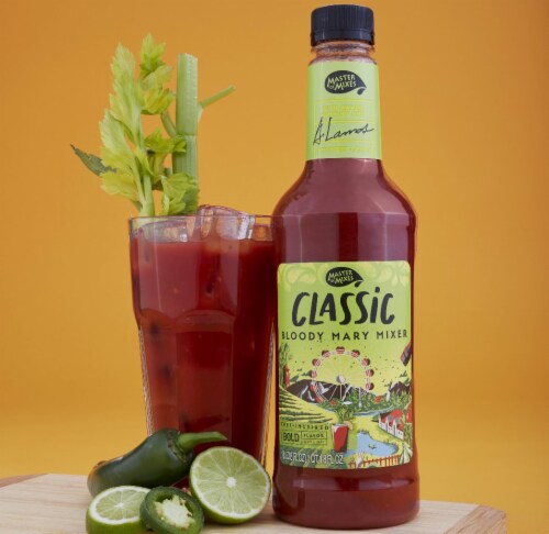 Master of Mixes Smooth & Spicy Bloody Mary Perspective: right