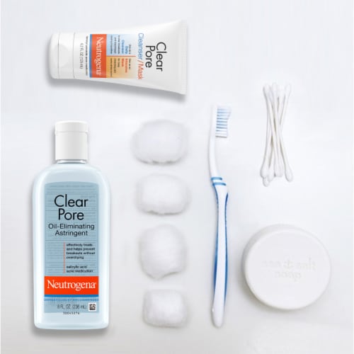 Neutrogena Clear Pore Oil-Eliminating Facial Astringent with 2% Salicylic Acid AcneTreatment Perspective: right