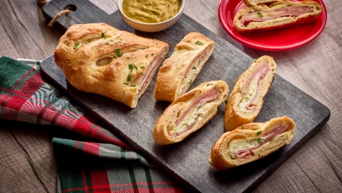 Smithfield Anytime Favorites Sliced Brown Sugar Boneless Ham Perspective: right