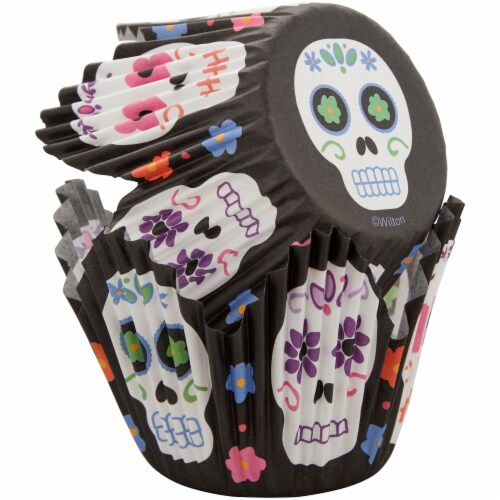 Wilton® Day of the Dead Skull Halloween Baking Cup - Dia de los Muertos Perspective: right