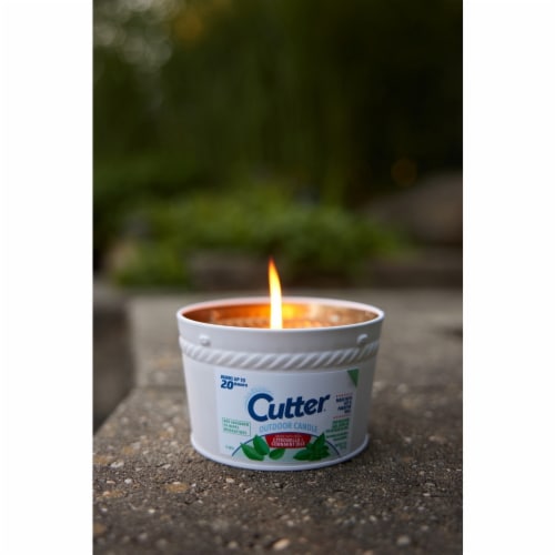Cutter® Citronella & Cornmint Oils Outdoor Candle Perspective: right
