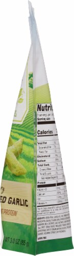 Harvest Snaps® Parmesan Roasted Garlic Green Pea Snack Crisps Perspective: right