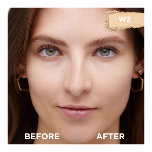 L'Oreal Paris True Match Super Blendable Oil-Free W2 Light Ivory Pressed Powder Perspective: right