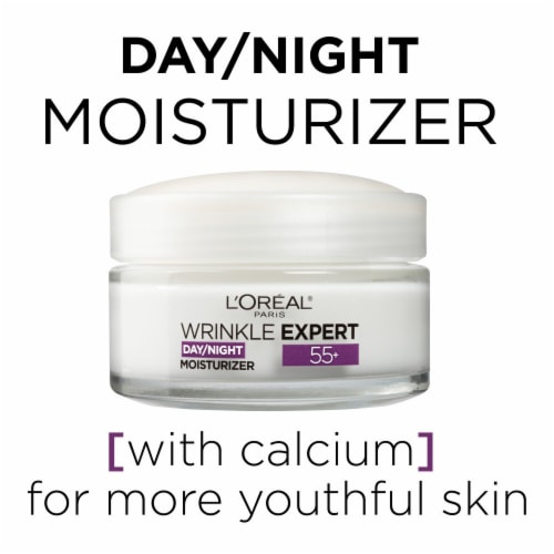 L'Oreal Paris Wrinkle Expert Anti-Aging Face Moisturizer Perspective: right
