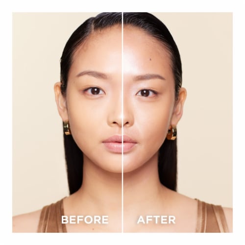 L'Oreal Paris True Match Lumi Glotion Face and Body 902 Light Natural Glow Enhancer Perspective: right