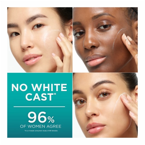 L'Oreal Paris Bright Reveal Face Sunscreen Daily UV Lotion with SPF 50 Perspective: right