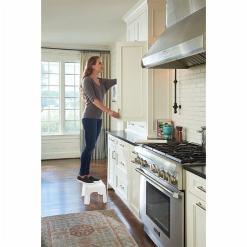 Rubbermaid Durable Roughneck Plastic Family Sturdy Small Step Stool, White Perspective: right