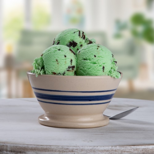 Blue Bell® Gold Rim Assorted Flavors Ice Cream Tub Perspective: right