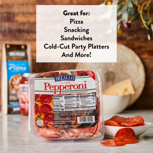 DeLallo® Sliced Pepperoni Perspective: right