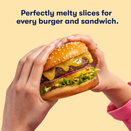 Tillamook Farmstyle Sharp Cheddar Cheese Slices Perspective: right