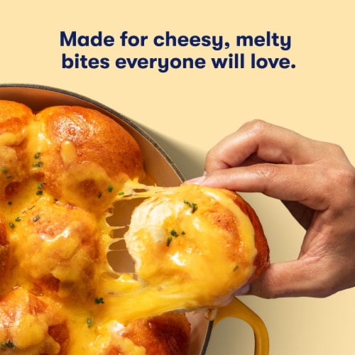 Tillamook® Sharp Cheddar Shredded Cheese Farmstyle Perspective: right