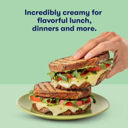 Tillamook® Whole Milk Mozzarella Sliced Cheese Farmstyle Perspective: right