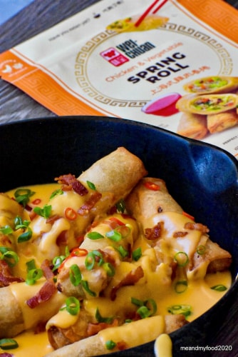 Wei-Chuan Chicken & Vegetables Spring Rolls Perspective: right