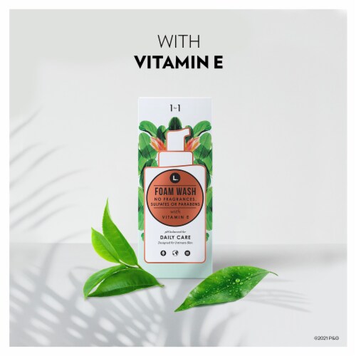 L. Foam Feminine Wash pH Balanced for Daily Care Perspective: right
