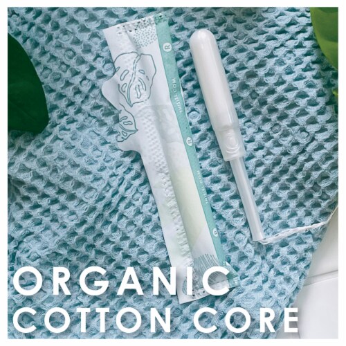 L. 100% Organic Cotton Core Light Tampons Perspective: right