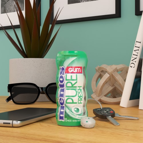Mentos Pure Fresh Sugar-Free Spearmint Flavor Chewing Gum Perspective: right