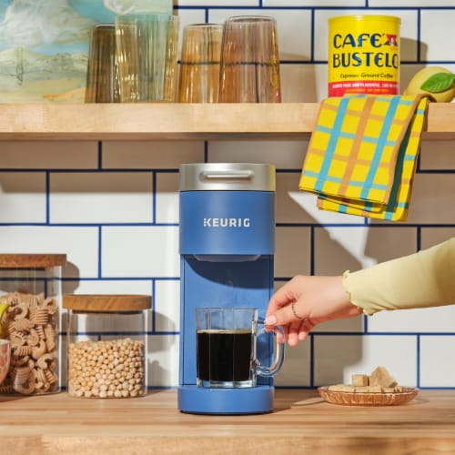 Café Bustelo Light Roast Coffee Perspective: right