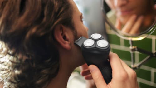Philips Norelco Shaver 2400 Electric Shaver Perspective: right