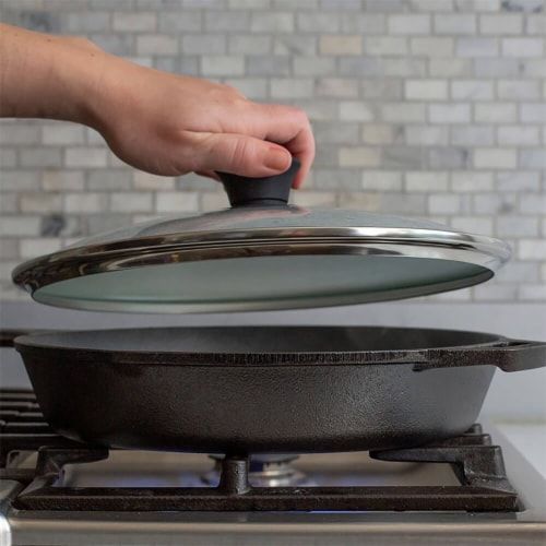  Lodge Seasoned Cast Iron Skillet with Tempered Glass