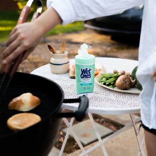Wet Ones Hand Wipes for Sensitive Skin Extra Gentle Perspective: right