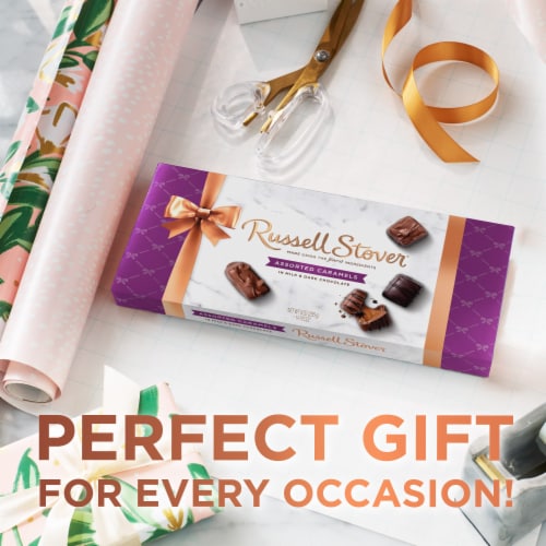 RUSSELL STOVER Assorted Caramels Milk & Dark Chocolate Gift Box Perspective: right