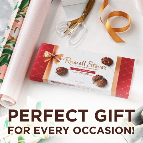 RUSSELL STOVER Pecan Delights Milk Chocolate Candy Gift Box Perspective: right