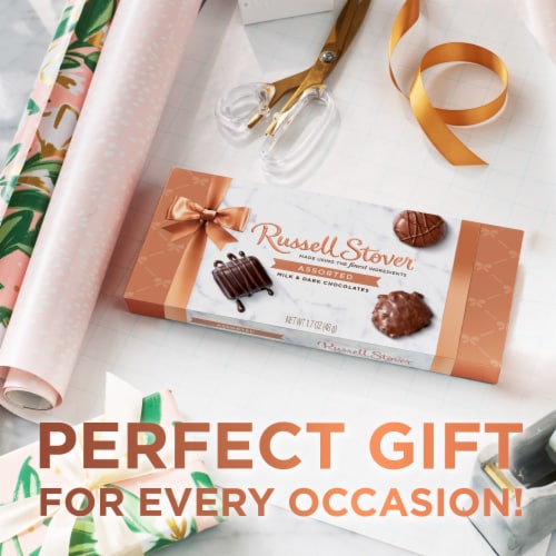RUSSELL STOVER Assorted Milk & Dark Chocolate Trial Size Gift Box Perspective: right