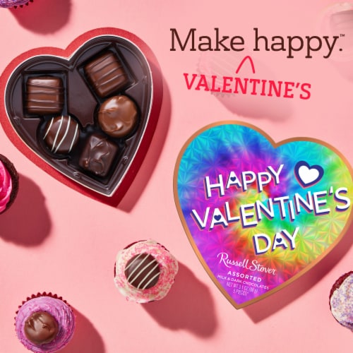 RUSSELL STOVER Valentine's Day Tween Heart Assorted Milk & Dark Chocolate Candy Gift Box Perspective: right