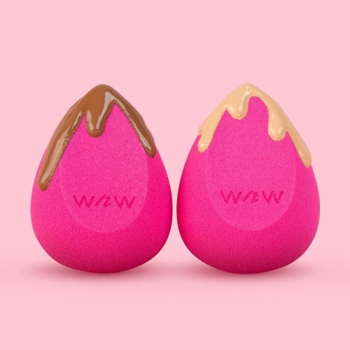 Wet n Wild® PhotoFocus™ Makeup Sponge Perspective: right