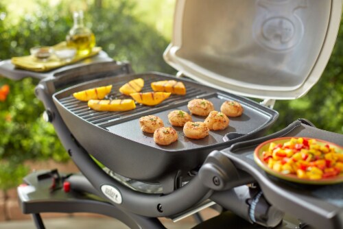 Weber 100/1000 Series Cast Iron Griddle Perspective: right