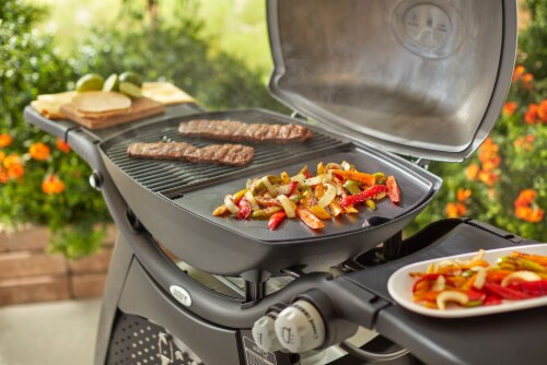 Weber 300/3000 Series Cast Iron Griddle Perspective: right