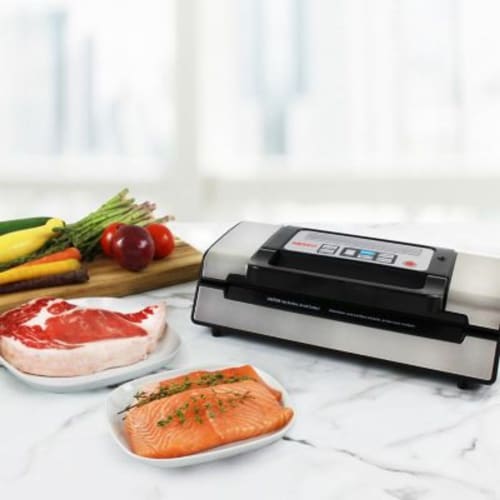 Nesco Deluxe Vacuum Sealer Perspective: right