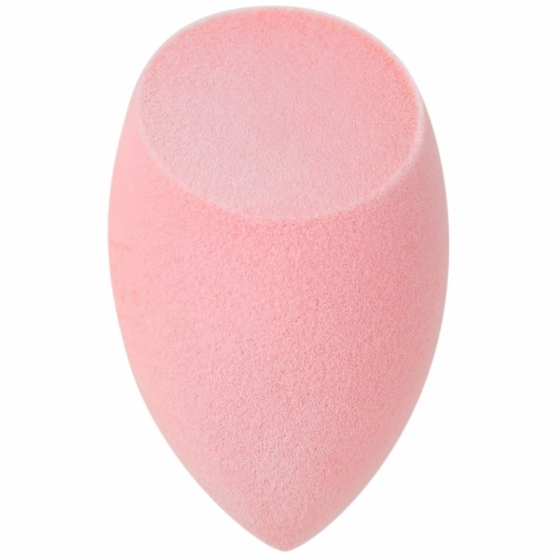 Real Techniques® Miracle Powder Sponge® Perspective: right