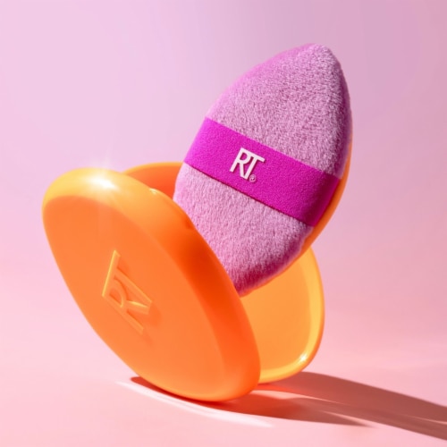 Real Techniques® Miracle 2-in-1 Powder Puff & Case Perspective: right