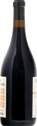 Amity Vineyards Pinot Noir Perspective: right