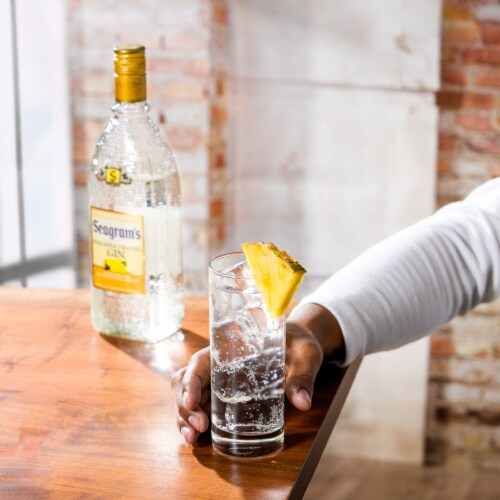 Seagram's Twisted Pineapple Flavored Gin Perspective: right