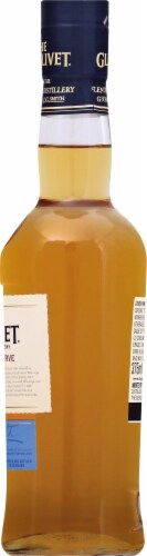 The Glenlivet® Single Malt Scotch Whisky Founder's Reserve Perspective: right