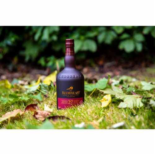 Redbreast Aged 27 Years Single Pot Still Irish Whiskey Perspective: right