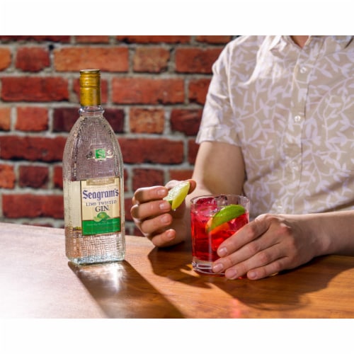 Seagram's Twisted Lime Flavored Gin Perspective: right