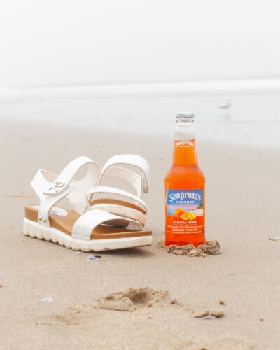 Seagram's Escapes Bahama Mama Cooler Single Bottle Perspective: right