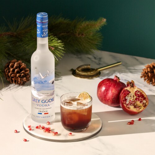 Grey Goose Punch Party Ready to Drink Cocktail Kit Perspective: right