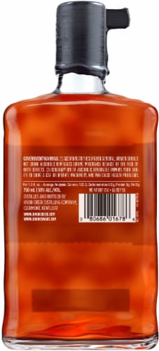 Knob Creek Twelve-Year Kentucky Straight Bourbon Whiskey Perspective: right