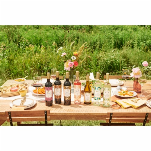 Ava Grace Vineyards Sauvignon Blanc California White Wine Perspective: right