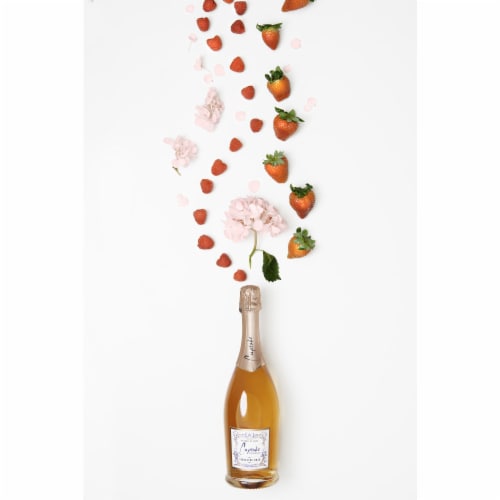 Cupcake Vineyards Italy Sparkling Wine Perspective: right